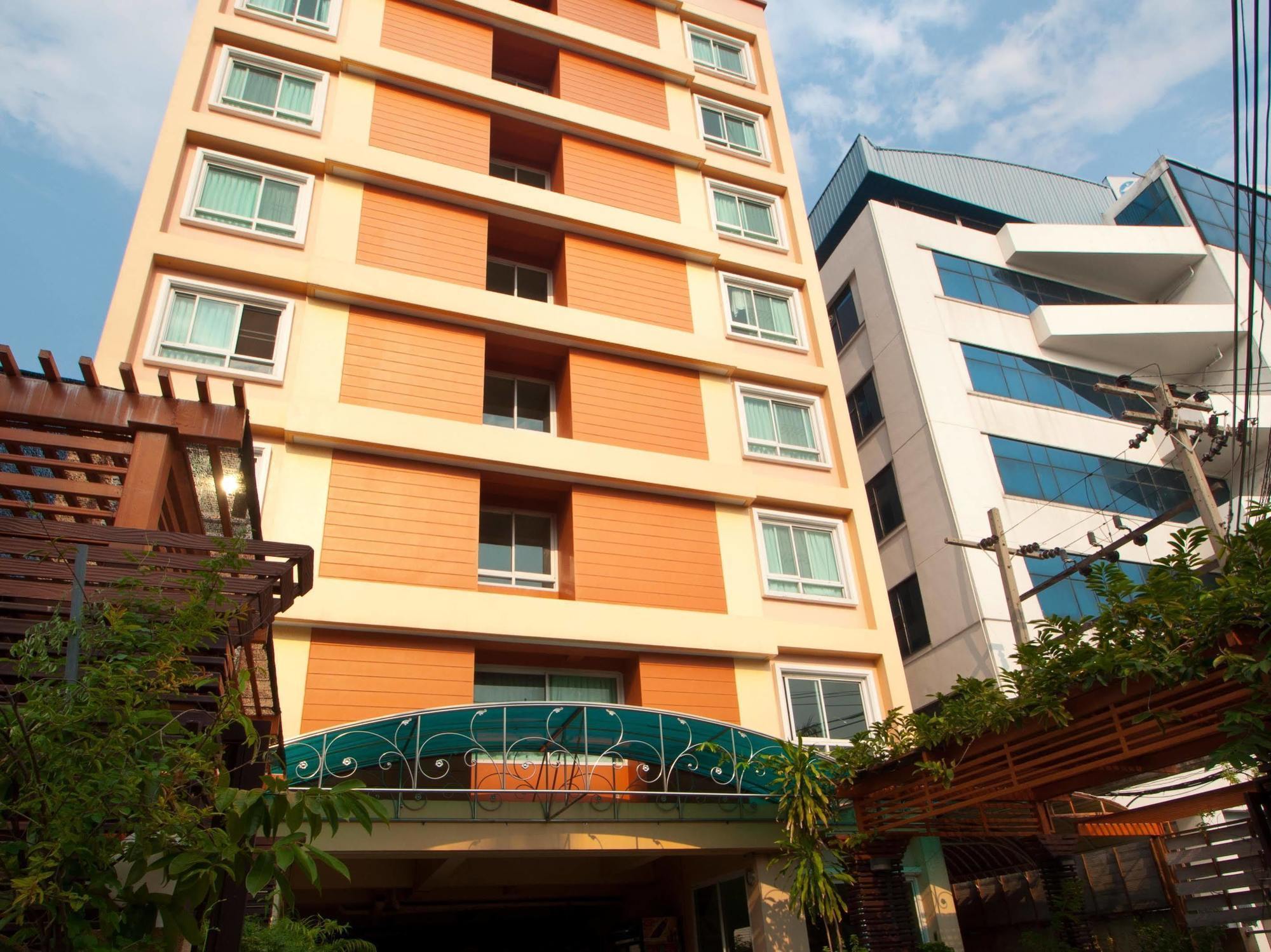 Golden House @ On-Nut Station Motel Bangkok Kültér fotó
